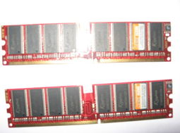 黑金剛DDR400 512M一代內(nèi)存閑置轉(zhuǎn)讓，實(shí)物圖片清晰展示